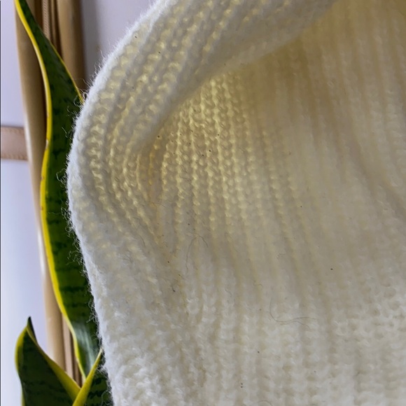 Gap sweater in off white/cream - Picture 3 of 8